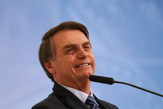 Após aumento na rejeição, Bolsonaro questiona credibilidade de pesquisa Datafolha