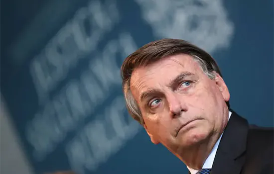 Juristas já veem motivos para abertura de impeachment de Bolsonaro