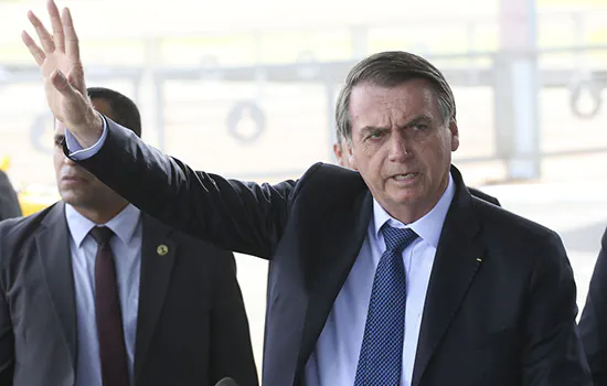 Bolsonaro diz preparar PL que proíbe ‘ideologia de gênero’ no ensino fundamental