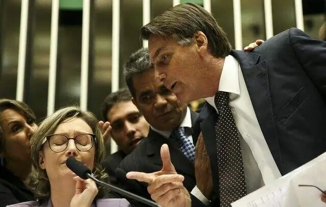 MP pede arquivamento de ação contra Bolsonaro por injúria a Maria do Rosário