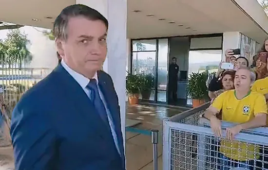 Bolsonaro critica novamente o isolamento social