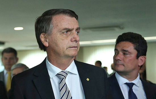 Bolsonaro contraria Moro e negocia tirar Coaf do Ministério da Justiça