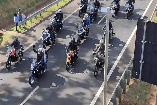 Bolsonaro participa de passeio de motocicleta em Presidente Prudente