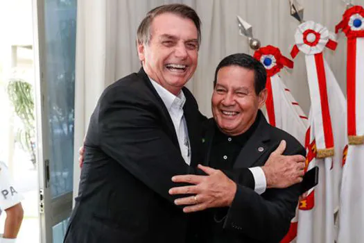 Estou casado com Mourão e sem amante’, diz Bolsonaro sobre Moro vice em 2022_x000D_