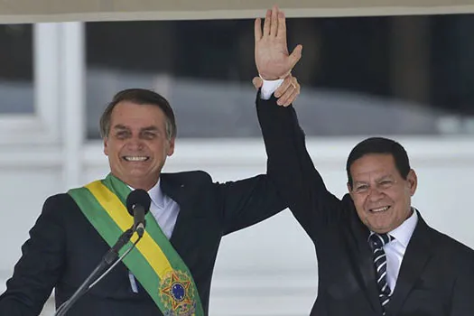 Corregedor libera para julgamento ação que pede cassação de Bolsonaro e Mourão