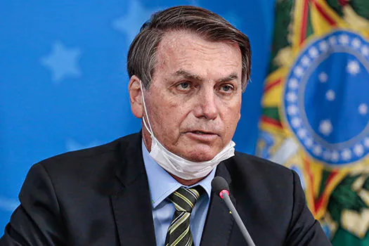 Bolsonaro publica MP que isenta agente público de erro cometido durante pandemia_x000D_