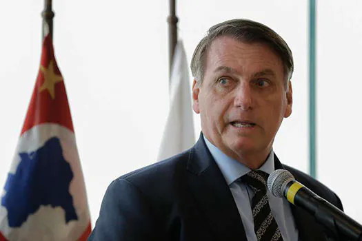 Bolsonaro ameaça não cumprir decisões do STF