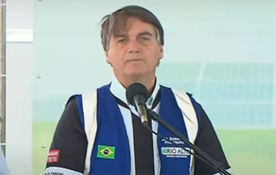 Bolsonaro: Brasil é o que mais preserva meio ambiente e o que mais sofre ataques_x000D_