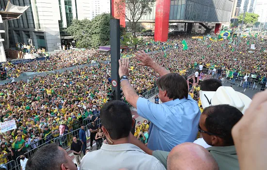 Bolsonaro atribuiu à proximidade do carro de som a radicalização dos atos em SP