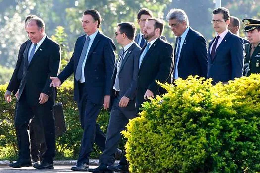 Bolsonaro faz visita surpresa ao Congresso para evento fora da agenda_x000D_