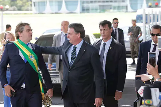 Bolsonaro culpa imprensa por piada que ele mesmo fez sobre PIB fraco_x000D_