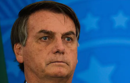 Bolsonaro volta criticar governadores e fala em quebrar isolamento social