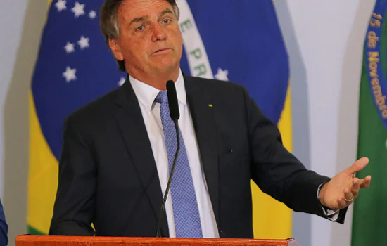 Bolsonaro aciona PGR após Toffoli negar notícia-crime contra Moraes