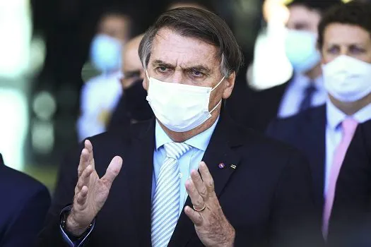 Políticos de oposição veem confissão de prevaricação de Bolsonaro em visita ao RS