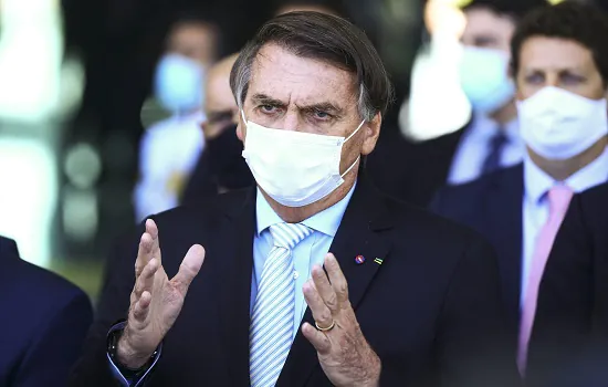 Políticos de oposição veem confissão de prevaricação de Bolsonaro em visita ao RS