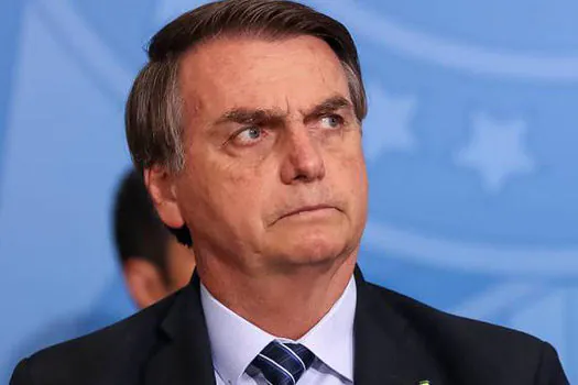 Bolsonaro pede para apoiador esquecer o PSL e diz que Bivar está ‘queimado’