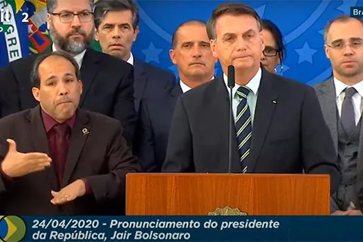 Bolsonaro: Se posso trocar ministro, por que não posso trocar diretor da PF?_x000D_