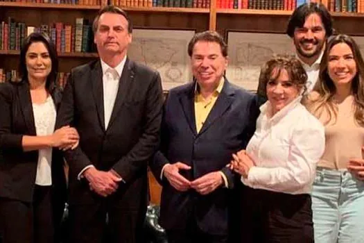 Bolsonaro diz que escolheu Faria “pela vida que ele tem junto à família do Silvio Santos”