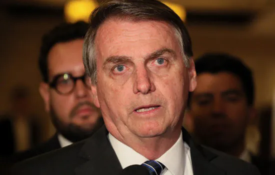 Bolsonaro diz que reforma administrativa deve retirar garantia de estabilidade