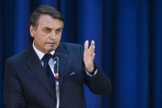 Dança das Cadeiras no Planalto: Bolsonaro muda o comando de seis ministérios