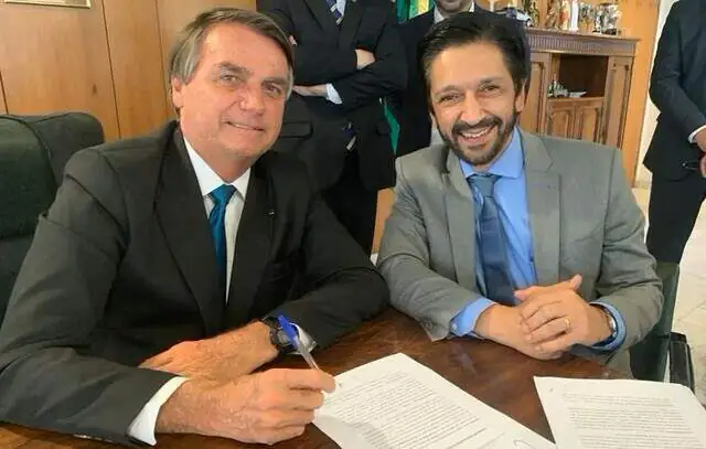 Ricardo Nunes exalta Bolsonaro e diz que não é polícia ou juiz para julgá-lo