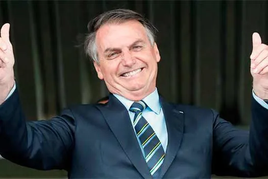 Parabéns para a Polícia Federal, diz Bolsonaro sobre operação com buscas na casa de Witzel