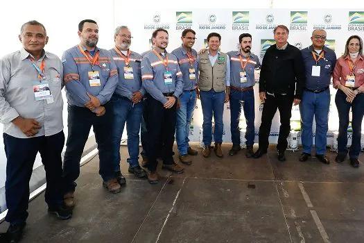 Bolsonaro inaugura pedra fundamental de termelétrica no Rio