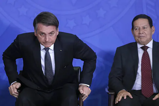 ‘Quer tirar a mim, quer botar quem no lugar?’, questiona Bolsonaro sobre impeachment