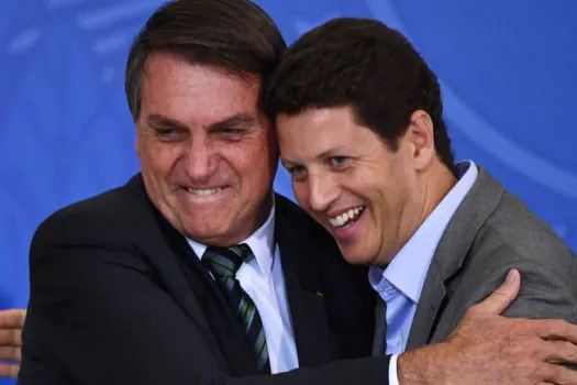 Salles reage à aproximação de Bolsonaro com prefeito de SP e ataca comando do PL