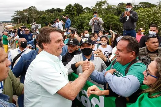 Bolsonaro causa aglomeração em Brasília e volta a defender ‘voto auditável’