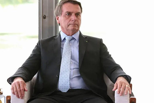 Bolsonaro continua sem partido