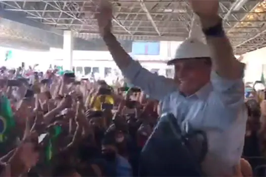 Bolsonaro desembarca em Sergipe para inaugurar usina termoelétrica_x000D_