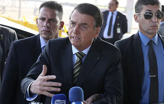 Bolsonaro sinaliza aprovar fundo eleitoral para evitar crime de responsabilidade