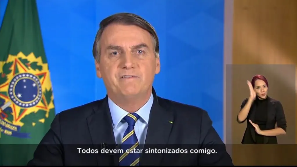 Bolsonaro diz ter indicado uso de cloroquina desde início da pandemia