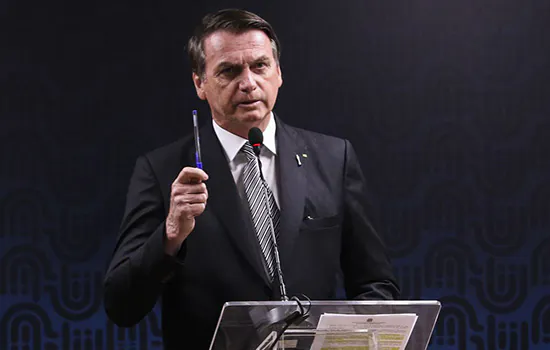 Bolsonaro diz que houve falha em assinar MP de demarcação de terras