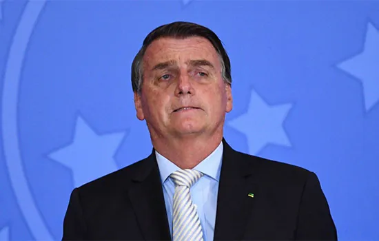 Bolsonaro volta a criticar medidas de isolamento social