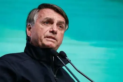 Bolsonaro diz que vai realizar três cirurgias em setembro