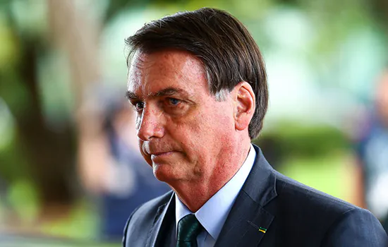 Bolsonaro faz teste para coronavírus; resultado sai na sexta-feira