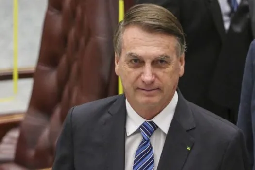 TSE dá prazo para Bolsonaro se manifestar em processo