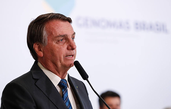 Bolsonaro afirma que vacina chinesa ‘não será comprada’