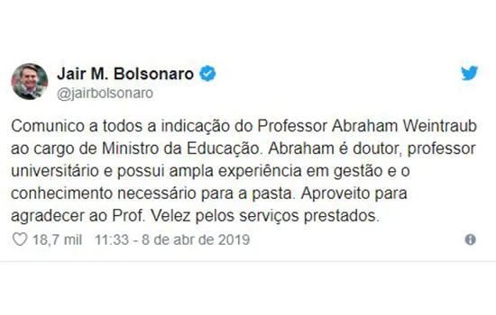 Bolsonaro exonera Vélez e anuncia Weintraub como sucessor