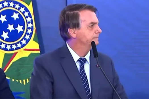 Bolsonaro fala em ‘guerra química’ e faz insinuações sobre a pandemia