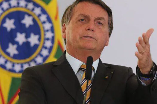 Bolsonaro repete que se Parlamento promulgar, teremos voto impresso em 2022