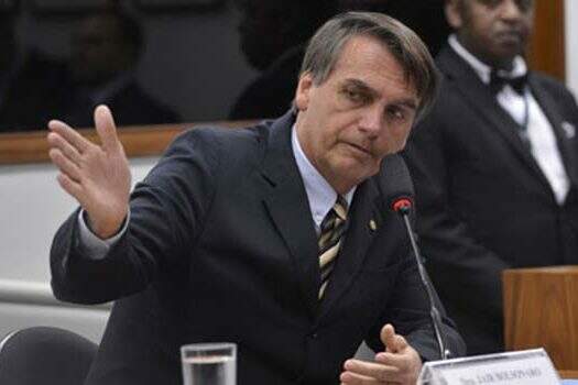 Bolsonaro assina filiação ‘pré-datada’ ao Pen-Patriota