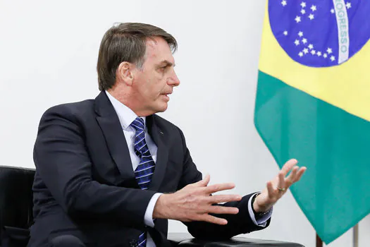 ‘Economia é 100% com o Guedes e não tem plano B’, diz Bolsonaro