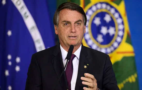 Bolsonaro confirma presença em funeral da rainha Elizabeth II em Londres