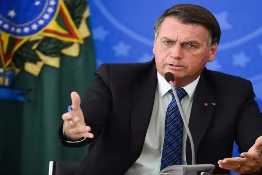 ”Mandei, qual o problema?”, diz Bolsonaro sobre mensagem contra o STF