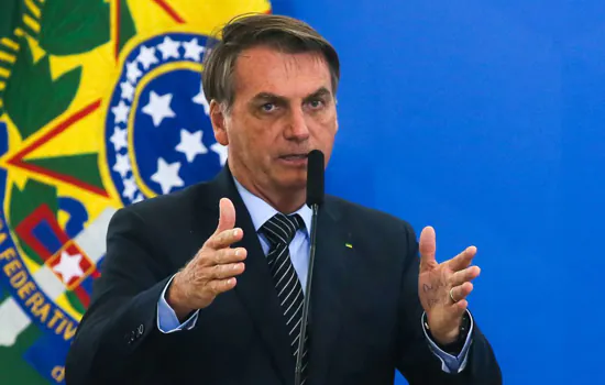 Bolsonaro sugere que a esquerda realize um panelaço durante sua declaração de Ano Novo