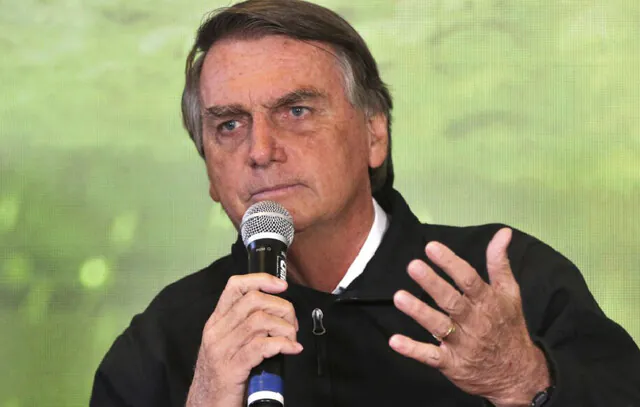 Bolsonaro faz raro pedido de desculpas após fake news sobre vacinas com grafeno