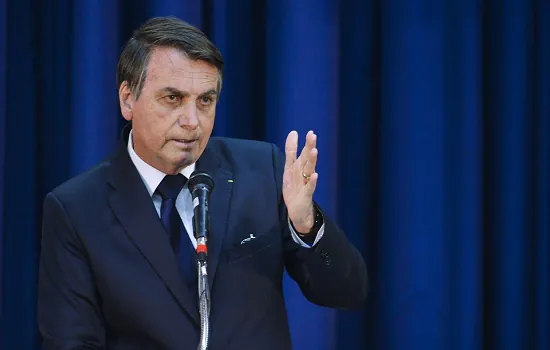 Bolsonaro diz que ‘venceu a mentira’ e critica institutos de pesquisa